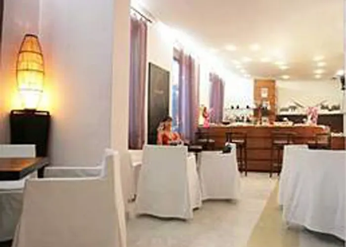 酒店 克尔萨尔酒店 4*